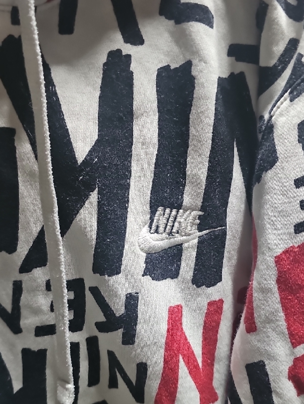 Nike Men's White Crewneck Sweater with Black & Red Allover Logo Print p2p22 L26 - Picture 3 of 7